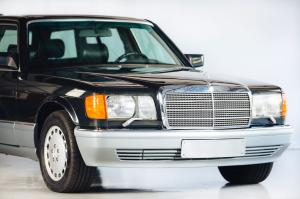 Mercedes-Benz 560 ТEL by Caro International 1990 года 